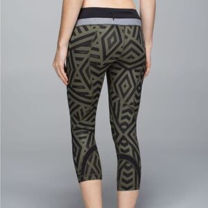 LULULEMON RUN: Inspire Crop II ' Full-On Luxtreme Chevron Shuffle Fatigue Green